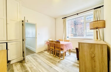 Woodborough Road, Carrington, Nottingham - Image 2